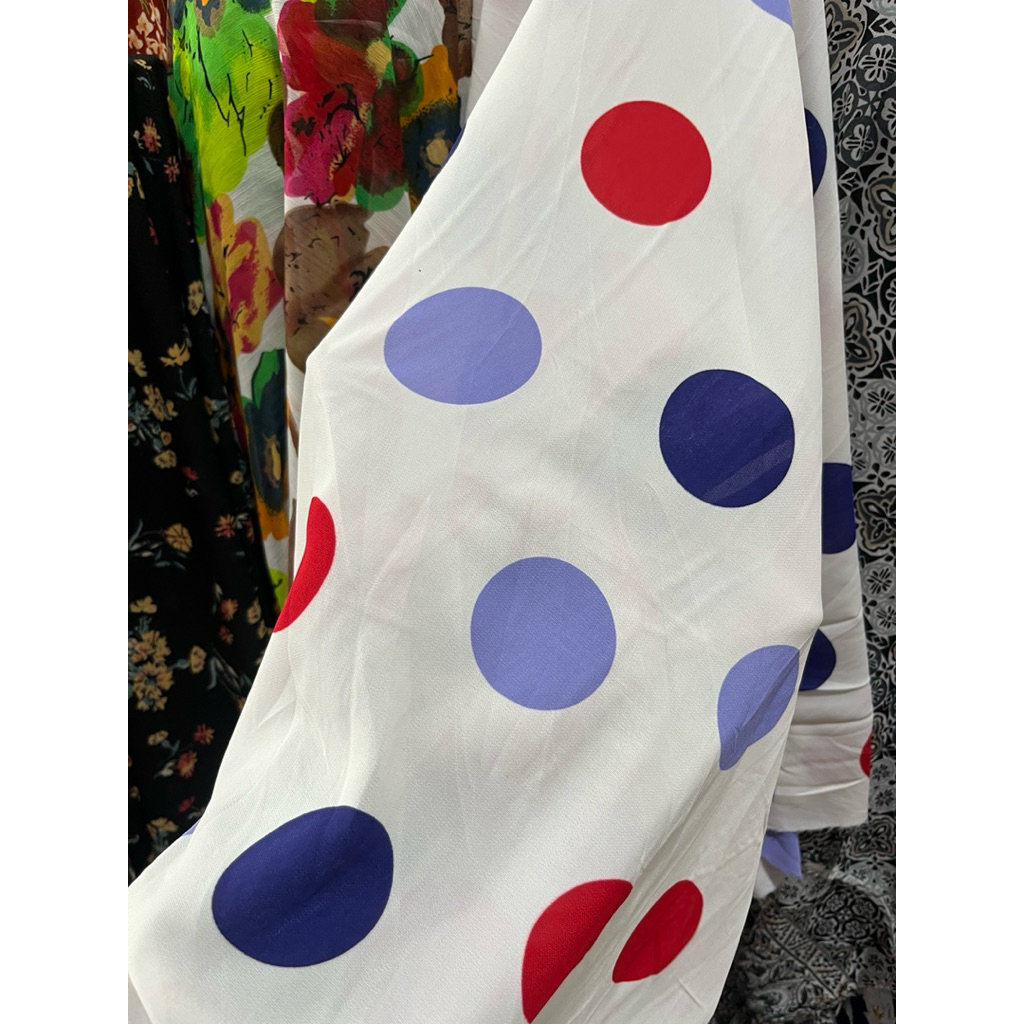 kain zara crepe motif polkadot