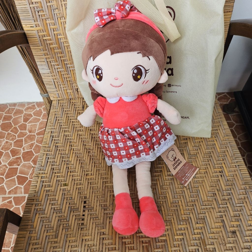 Boneka Perempuan ISTANA BONEKA