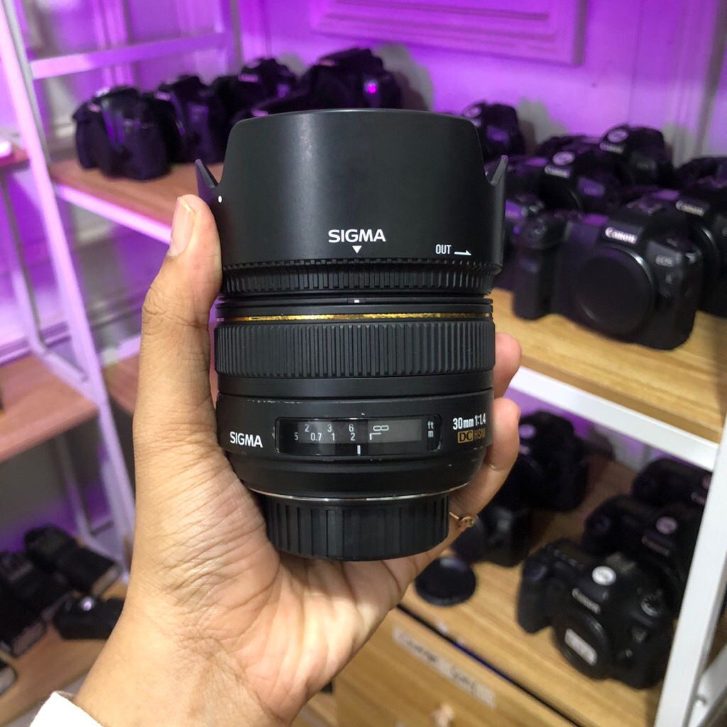 lensa 30mm f1.4 sigma nikon