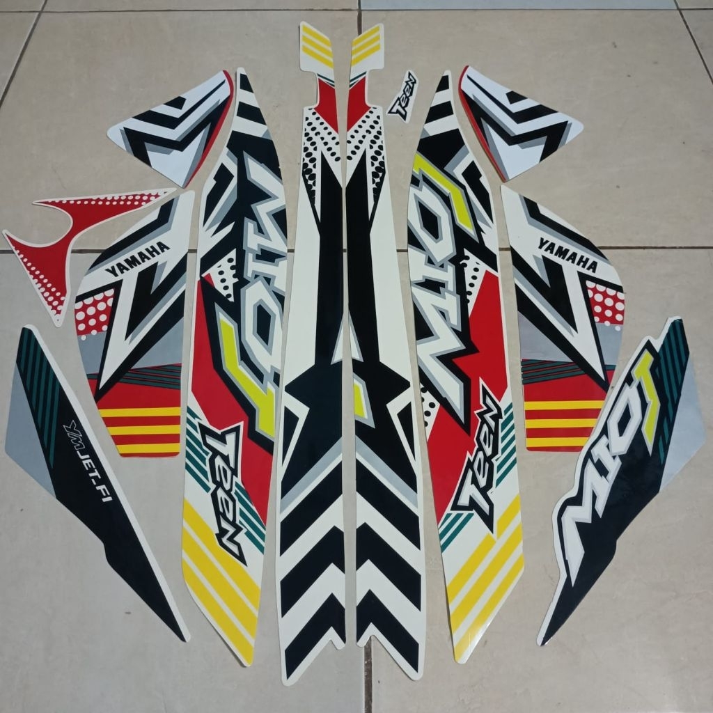 Striping stiker body motor Yamaha Mio J 2012 2013 stiker list bodi motor mio j tahun 2012-2013