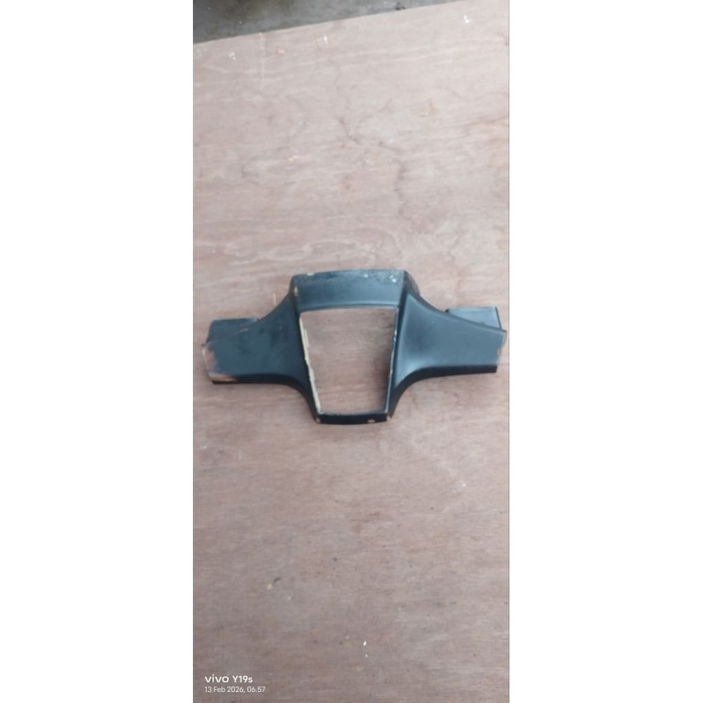 Cover Batok Totok Lampu Depan Bagian Atas Honda C700 Supercup Ori Copotan Motor