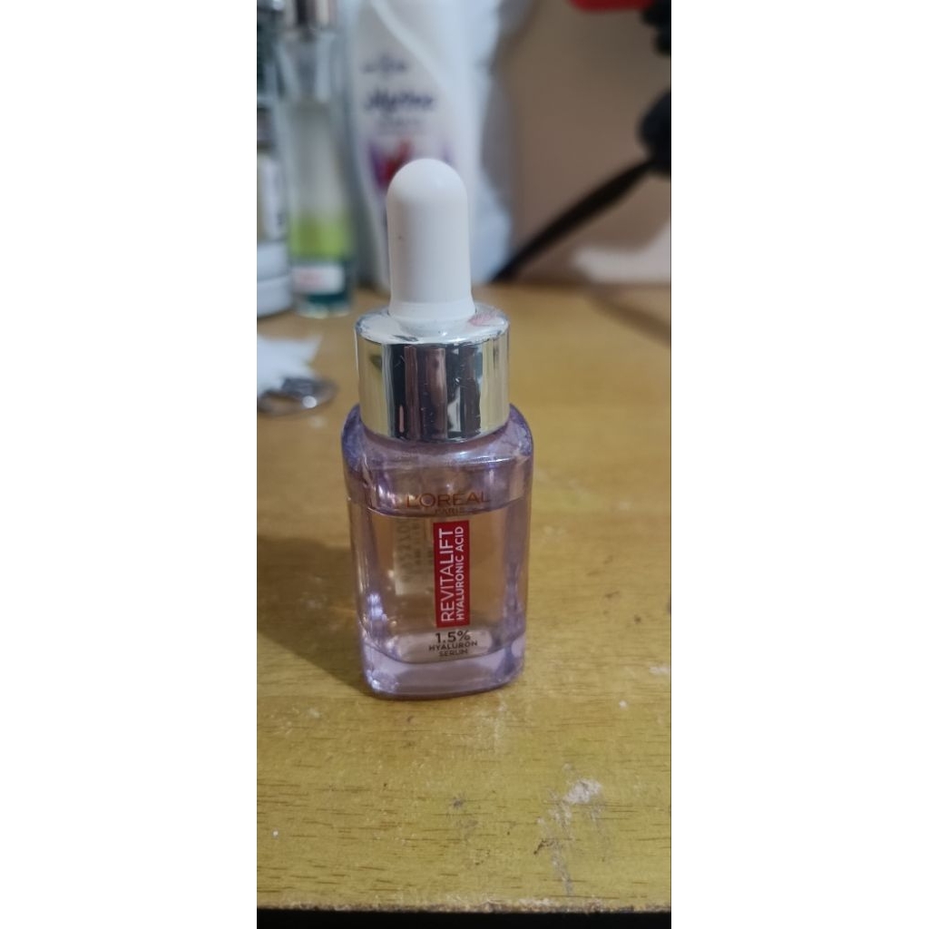L'Oreal Paris Revitalift 1.5% hyaluronic acid serum skincare