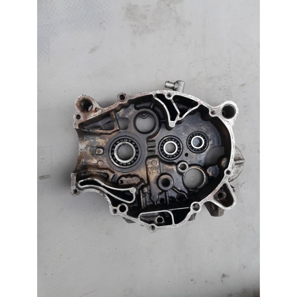 Krengkes mesin kanan yamaha jupiter z 5TP original