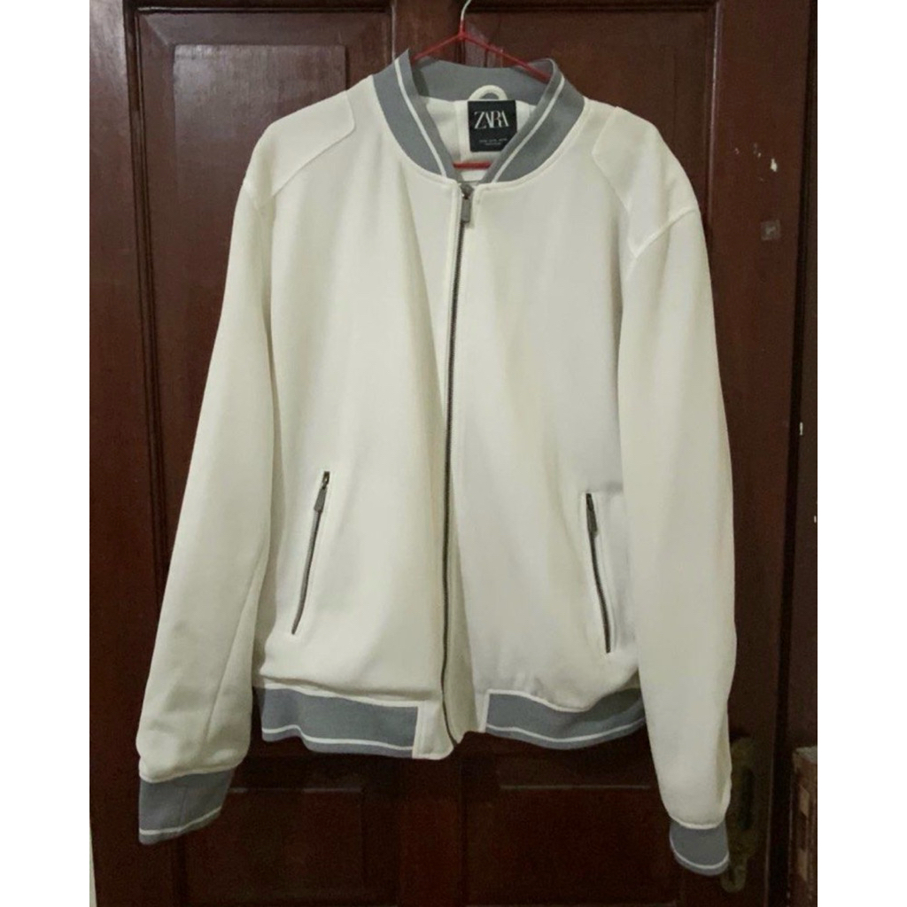 zara bomber putih