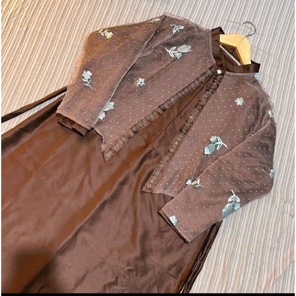 MARA DRESS VELVET MIX ROMPI TILE DOT BUNGA