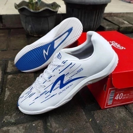 Sepatu Futsal Specs Lightspeed Reborn Putih Biru, Desain Modern