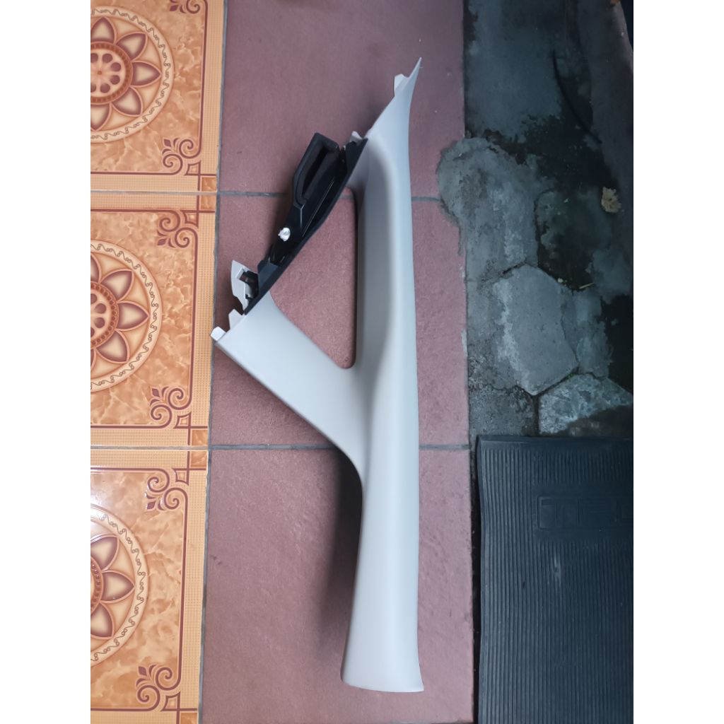 Garnis dalam pilar A Kanan Honda Jazz Gk5