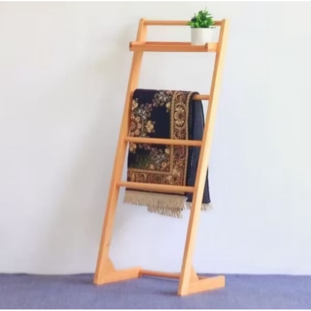 rak sajadah dan mukenah/ rak jilbab