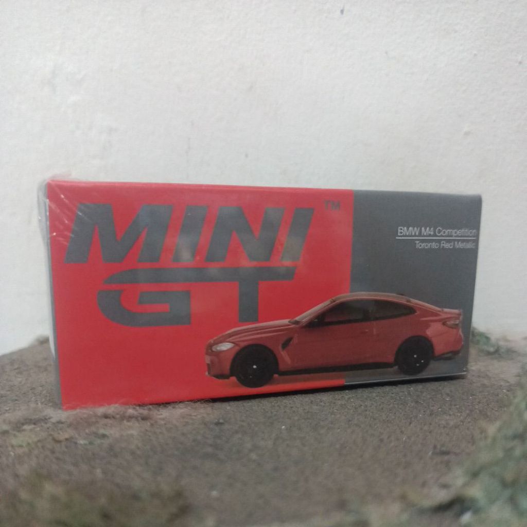 Mini GT//566 BMW M4 Competition Toronto Red Metallic - Free Protektor