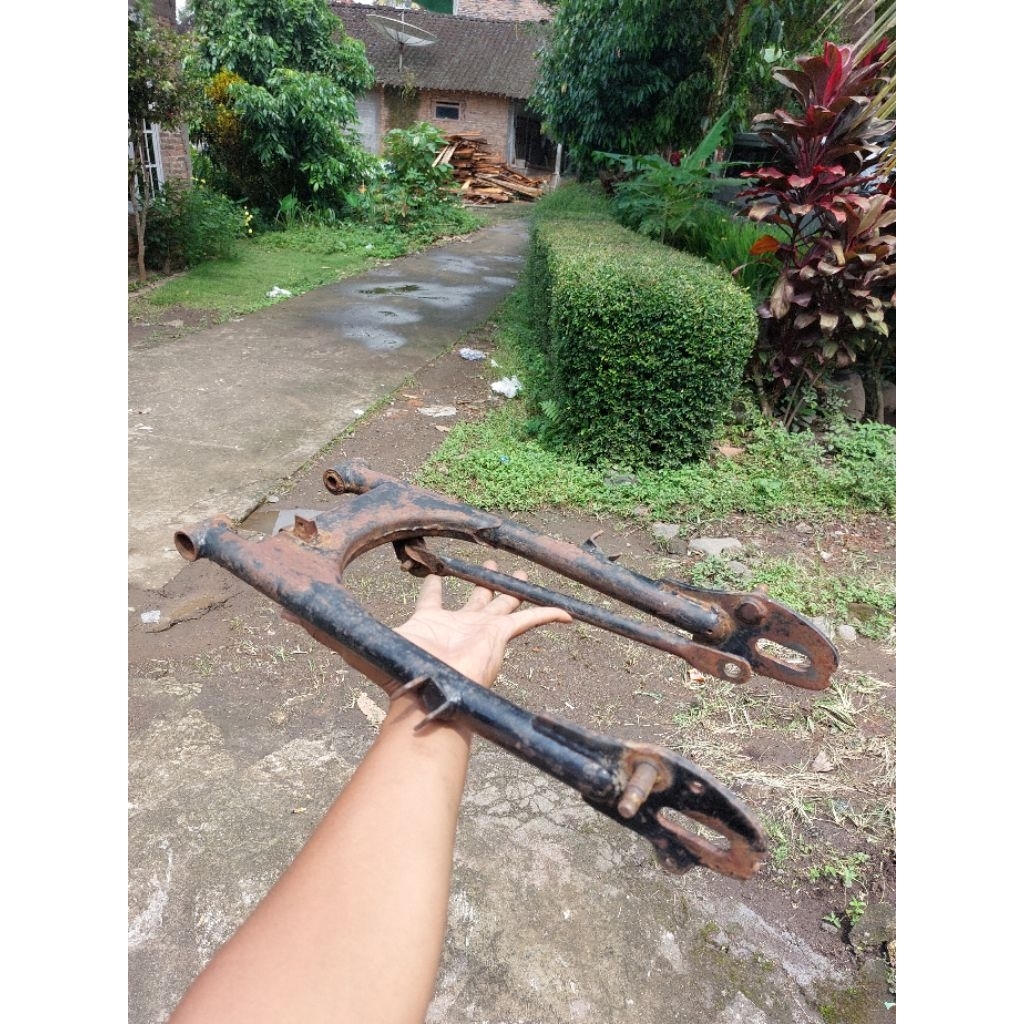 Lengan Ayun Swing Arm Suzuki GP100 GP125 Suzuki Trs Original Bahan