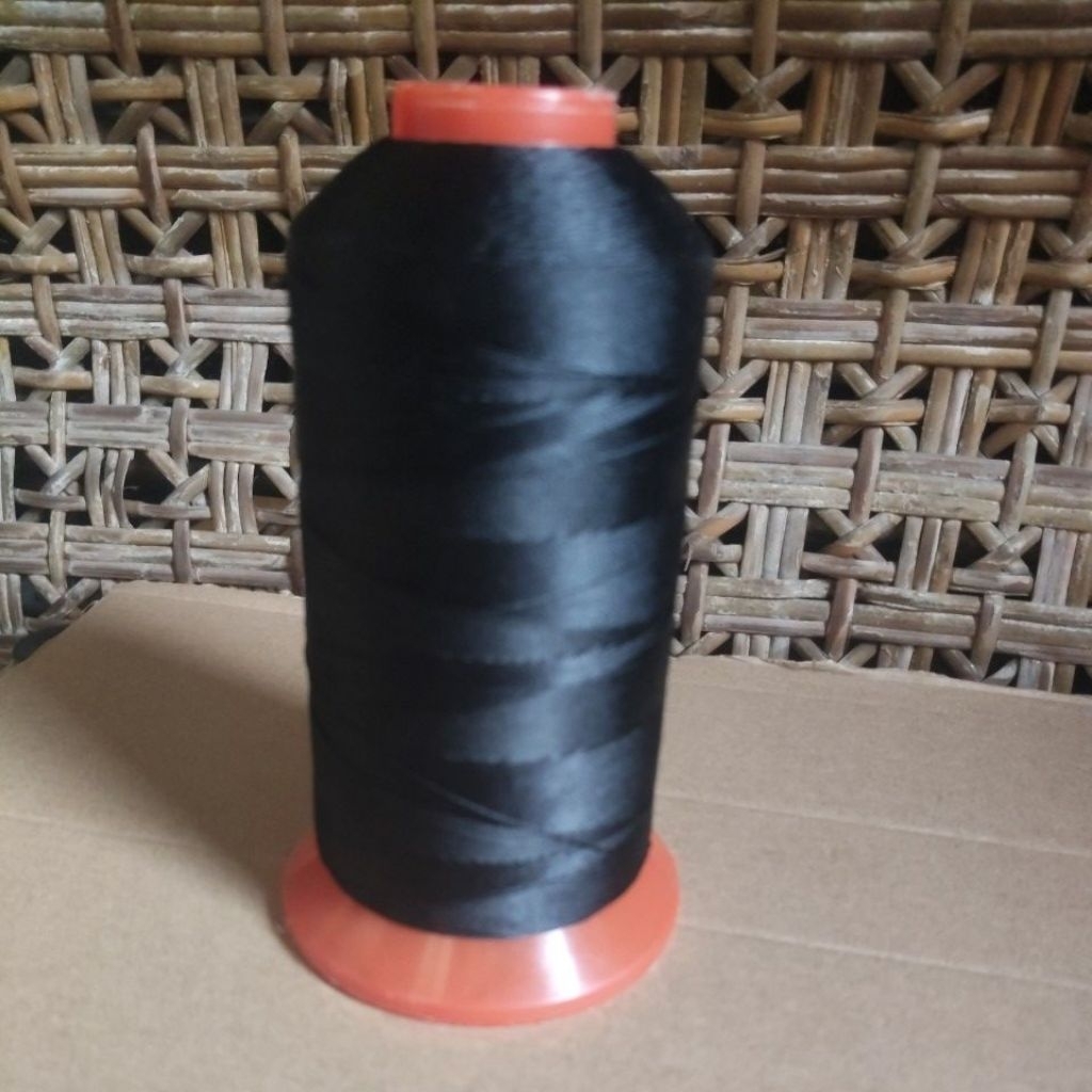 Benang jahit nilon GONZE no 30 Hitam