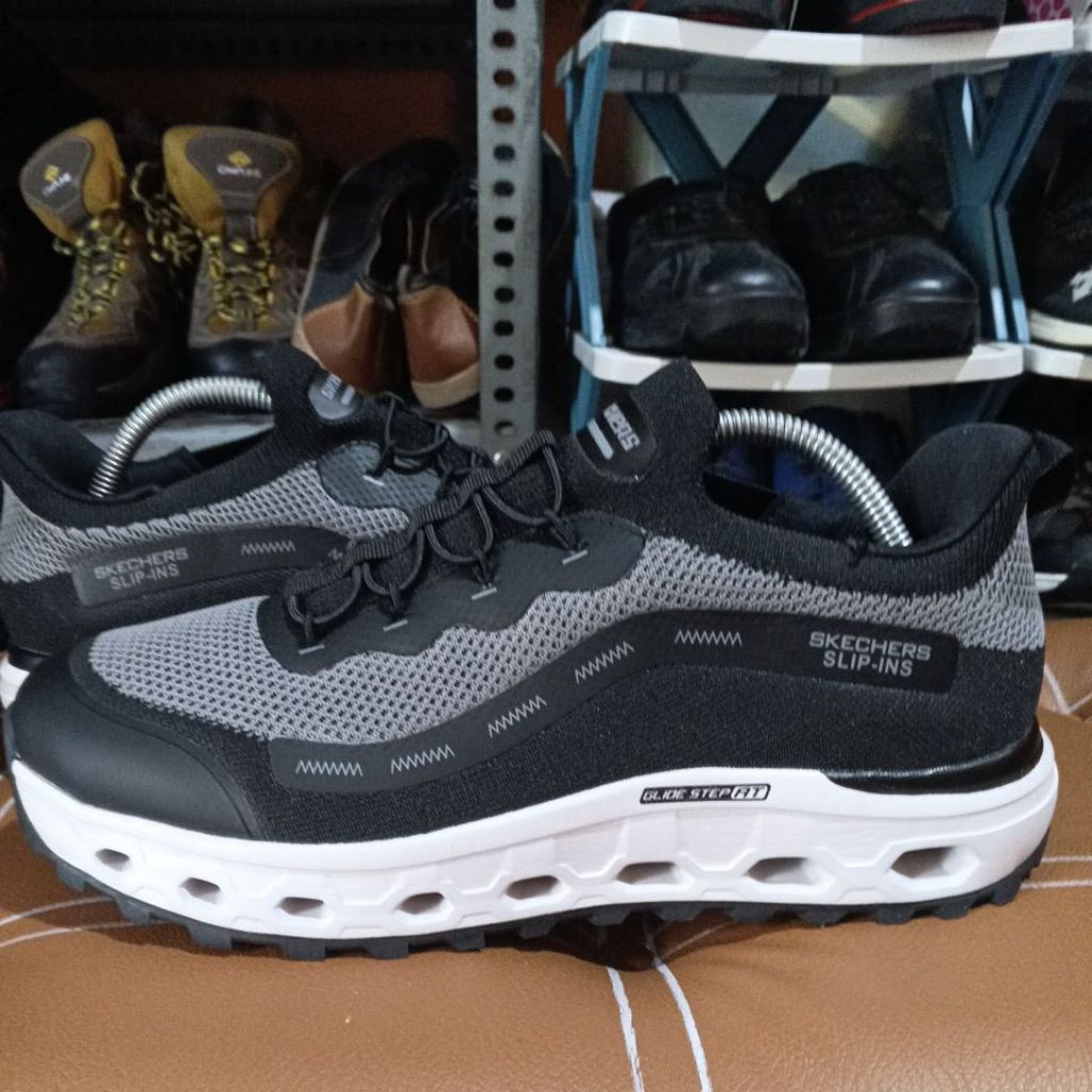 Skechers slip-in 42