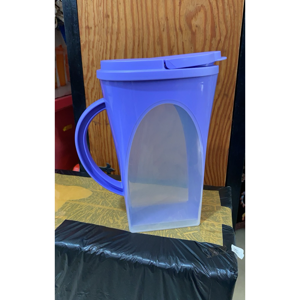 Pitcher / Teko Tupperware