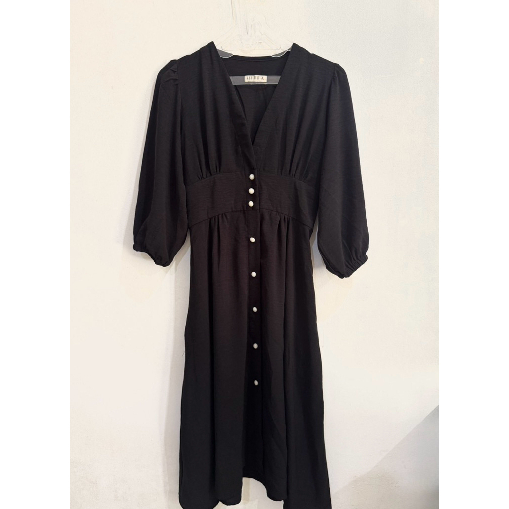 Miura midi dress hitam preloved