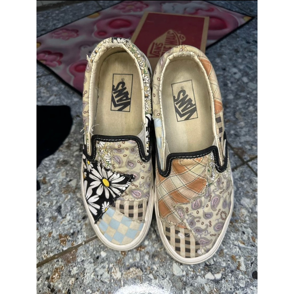 sepatu Vans slip on