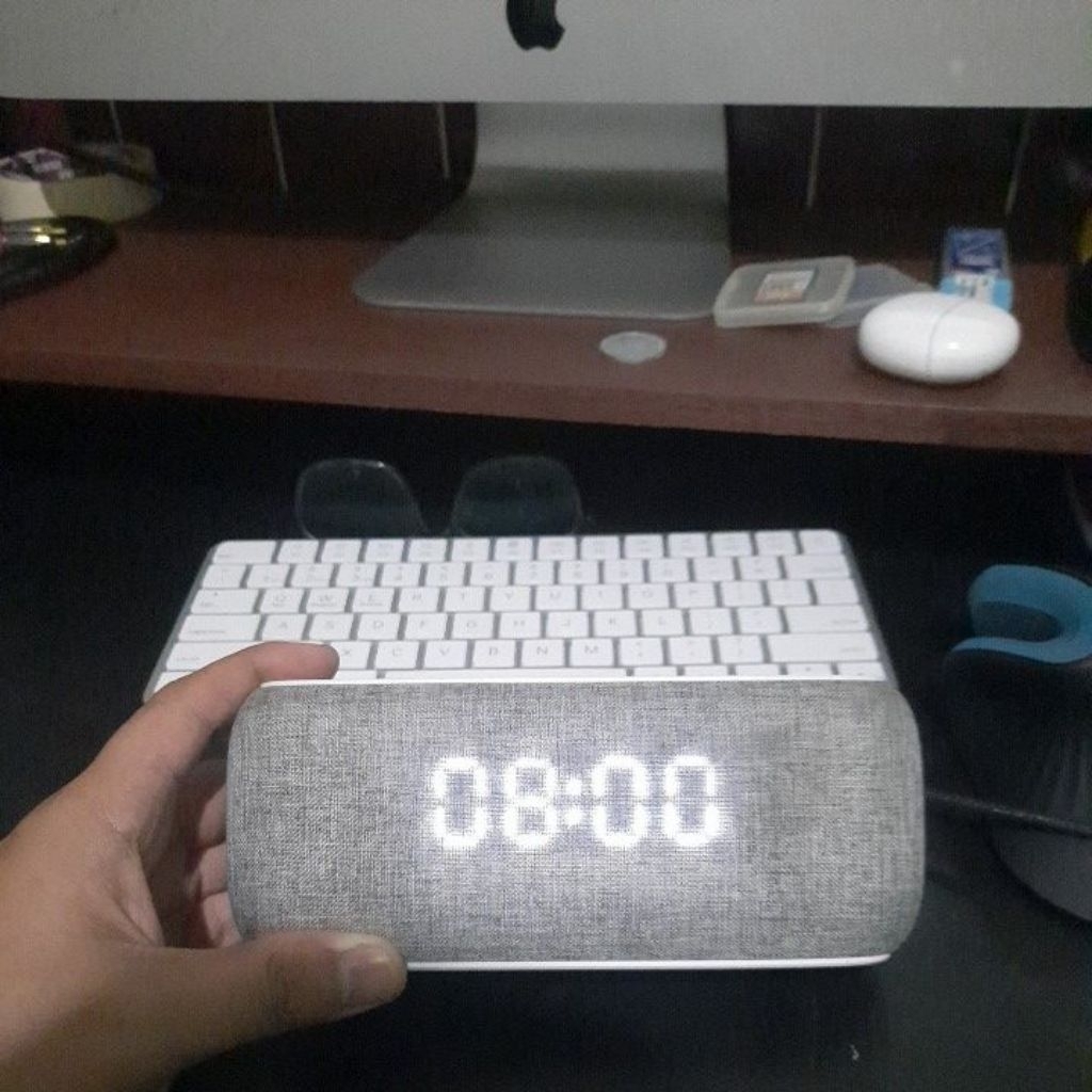 speaker eggel home clock and radio