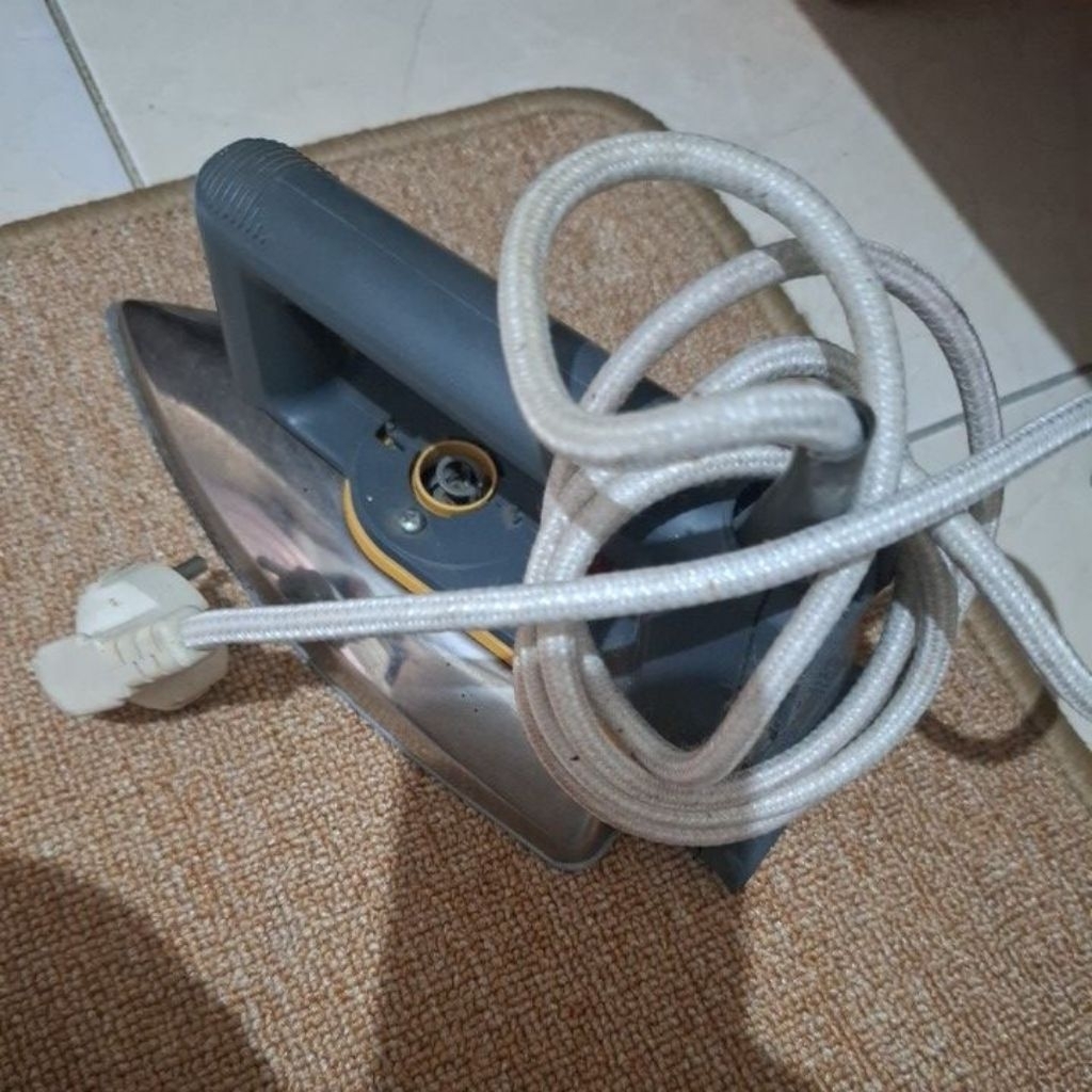 Preloved Setrika Philip