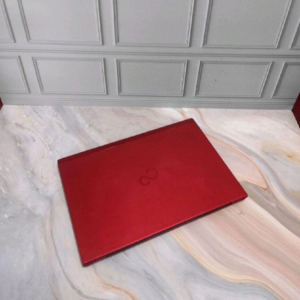 FUJITSU FUTRO MU937 INTEL CELERON 3865U / 8GB RAM / 512GB SSD / FHD / MULUS