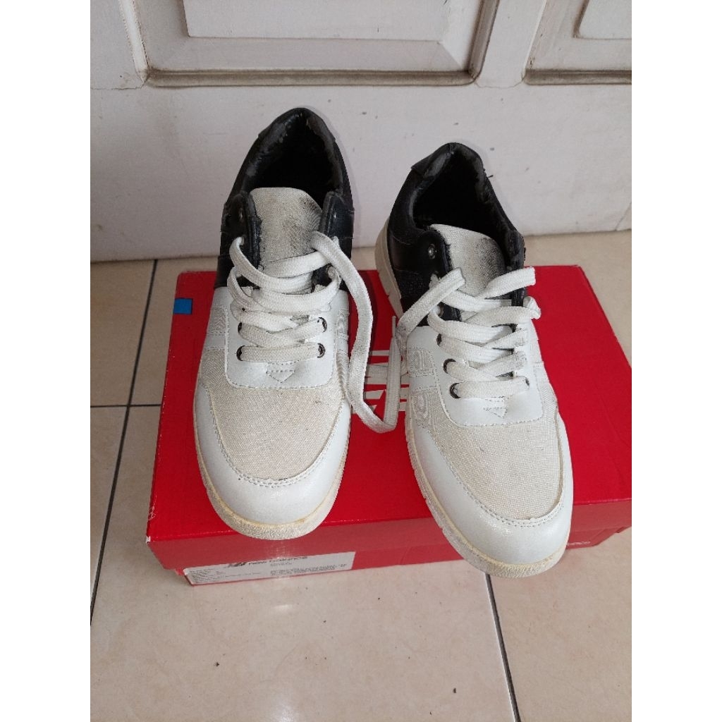 Sepatu Sneakers Pria PLAYBOY PI6520