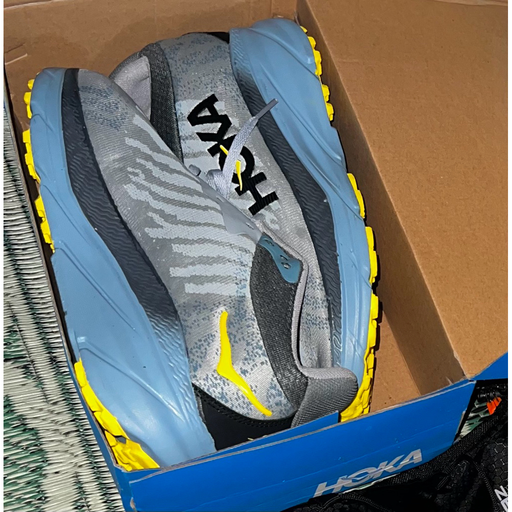 Sepatu hoka atr 7