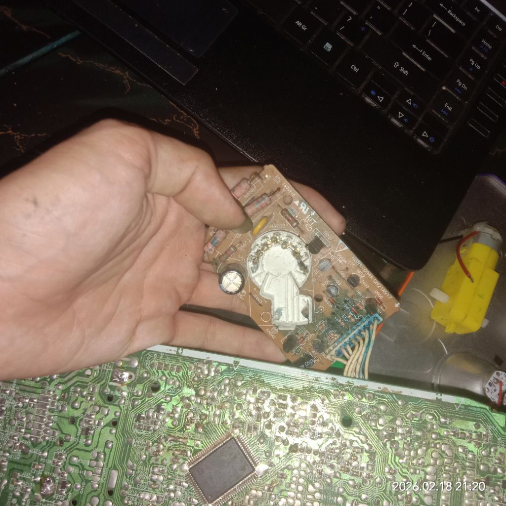 Mobo TV Polytron 21 Inch