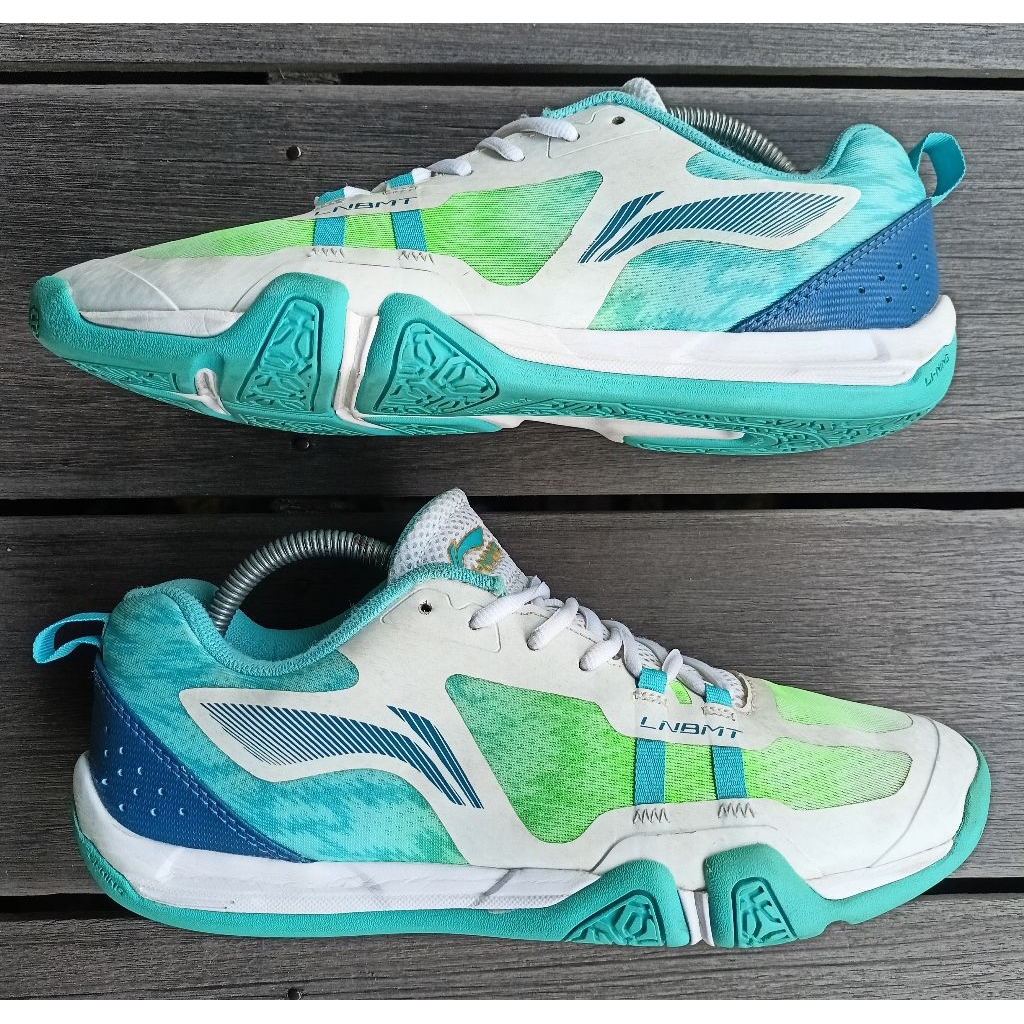 Sepatu badminton second (lining (AYTQ 037)