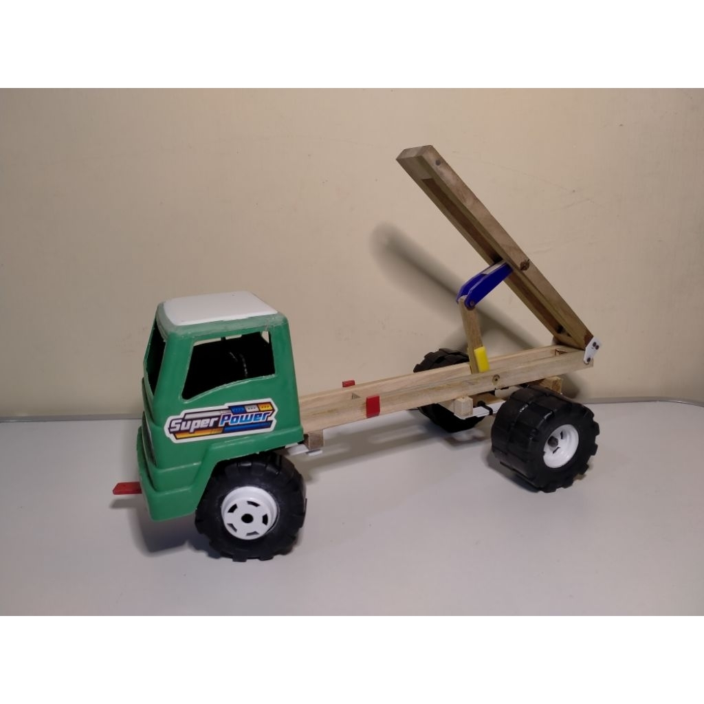 SASIS DAM MINIATUR TRUK PLASTIK