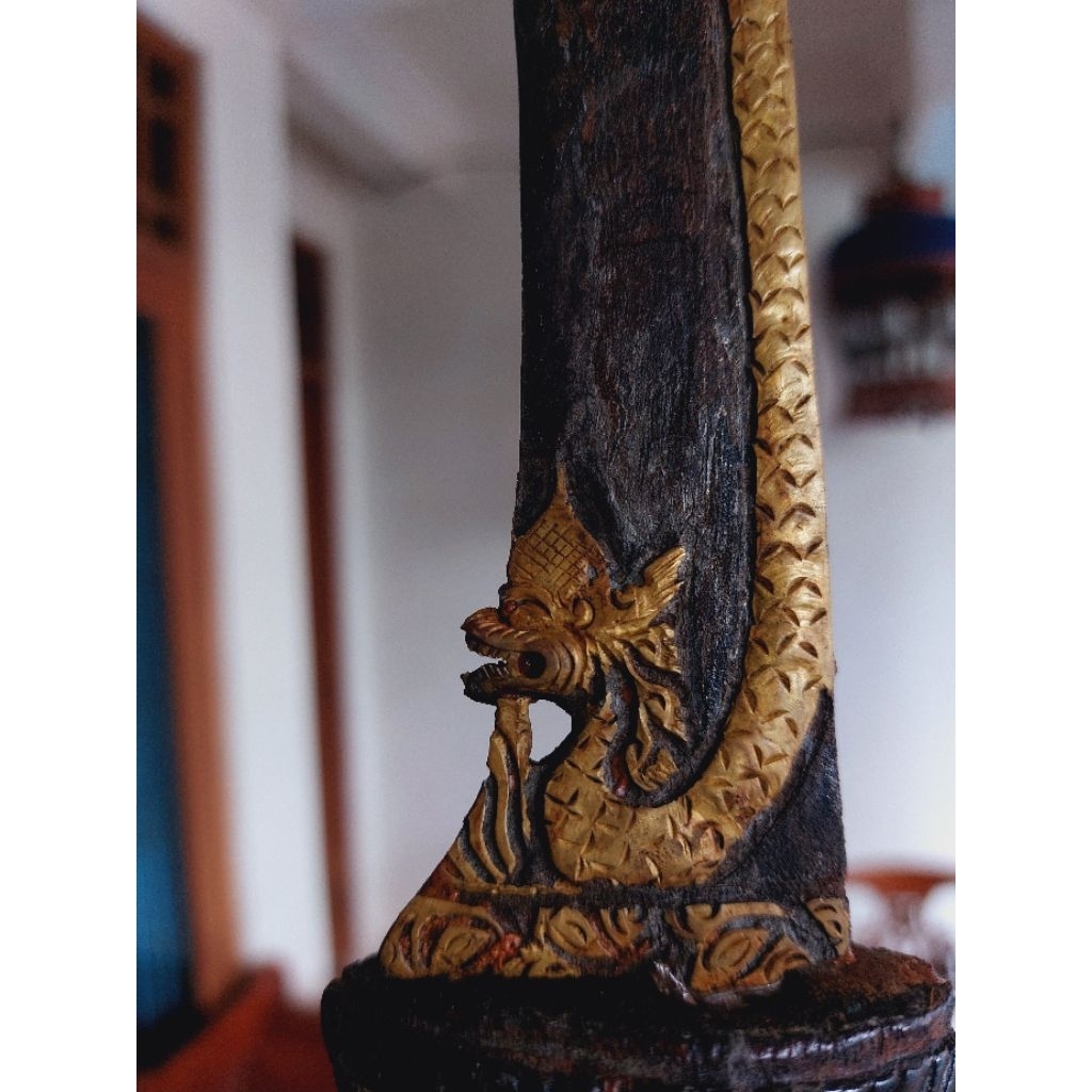 pedang naga raja