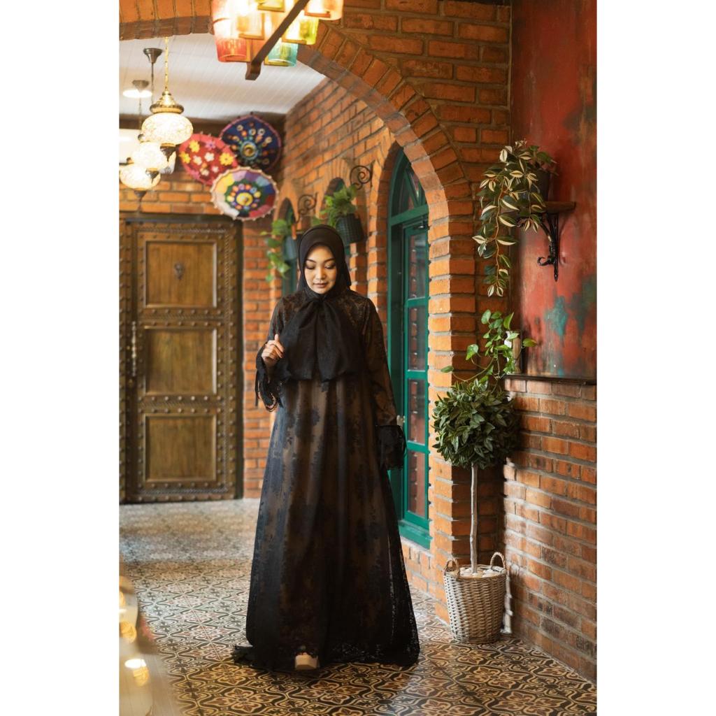 Inabee Dress Brokat Coklat- Renda hitam