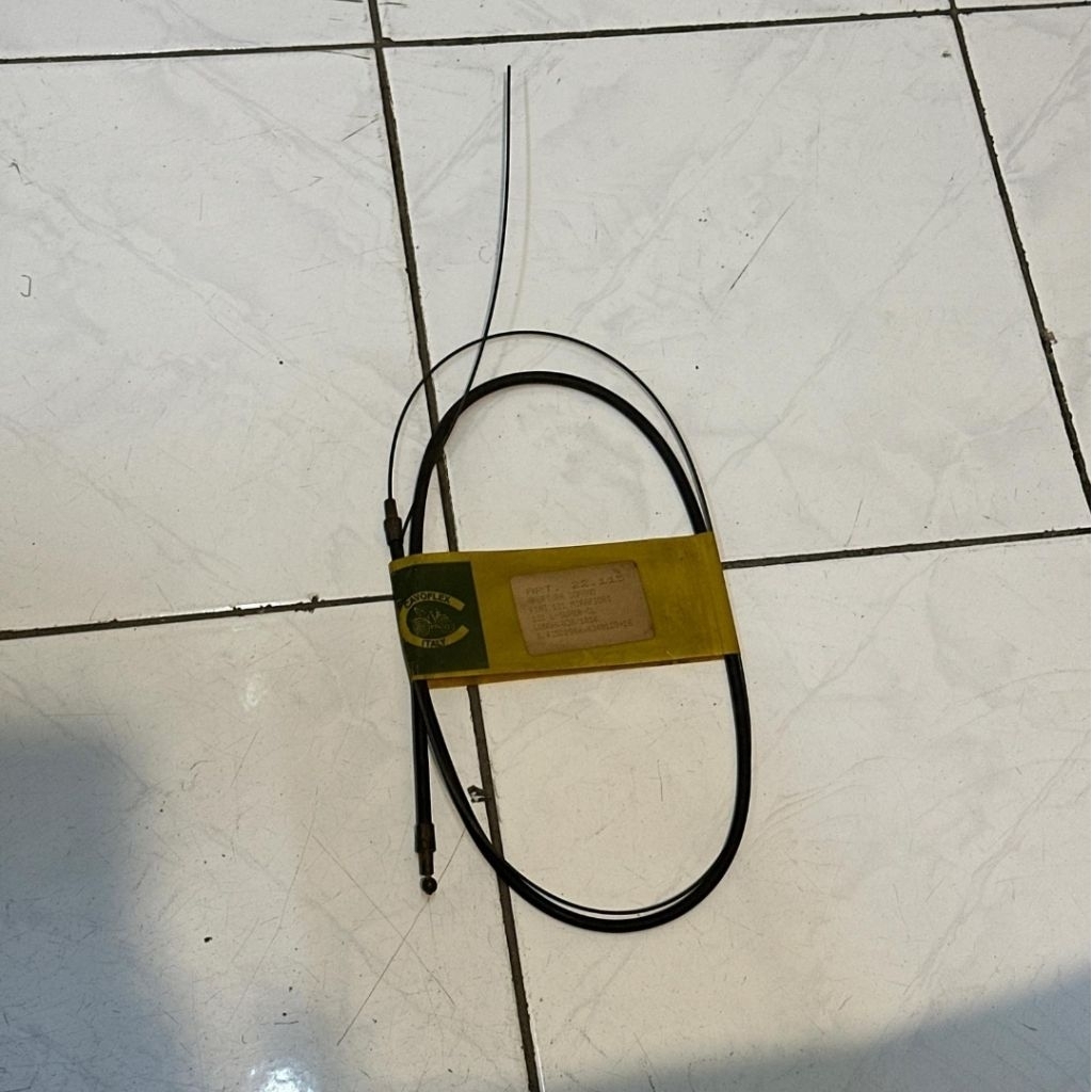 Fiat 4352898 hood release cable Fiat 131