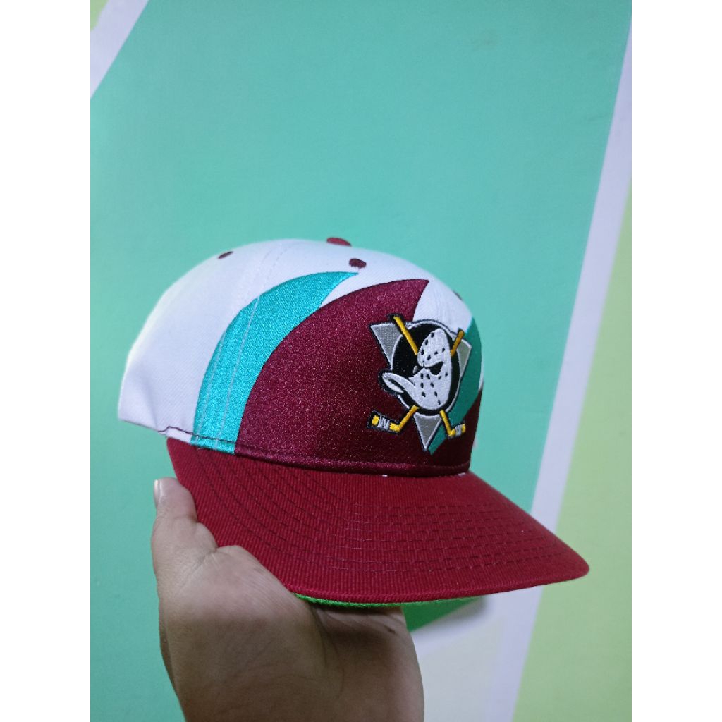Topi Snapback Mighty Ducks Sharktooth