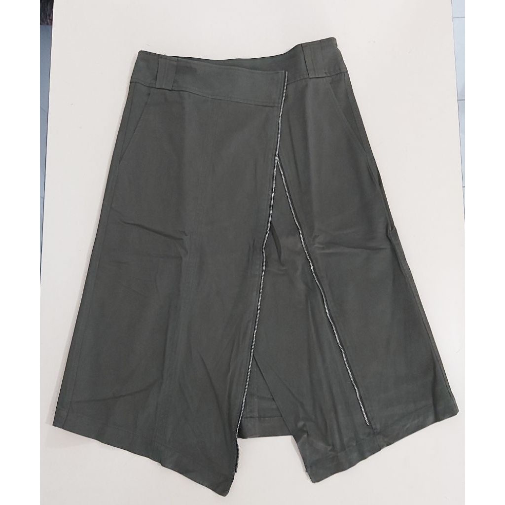 ROK PANJANG MIDI HIJAU ARMY ASIMETRIS PRELOVED