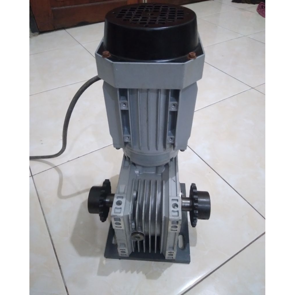 Ac Motor Gearbox Worm 220V Ratio 1:60 Output 23Rpm