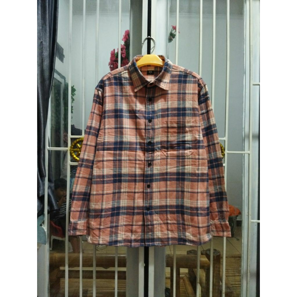 kemeja soft flannel uniqlo pria L
