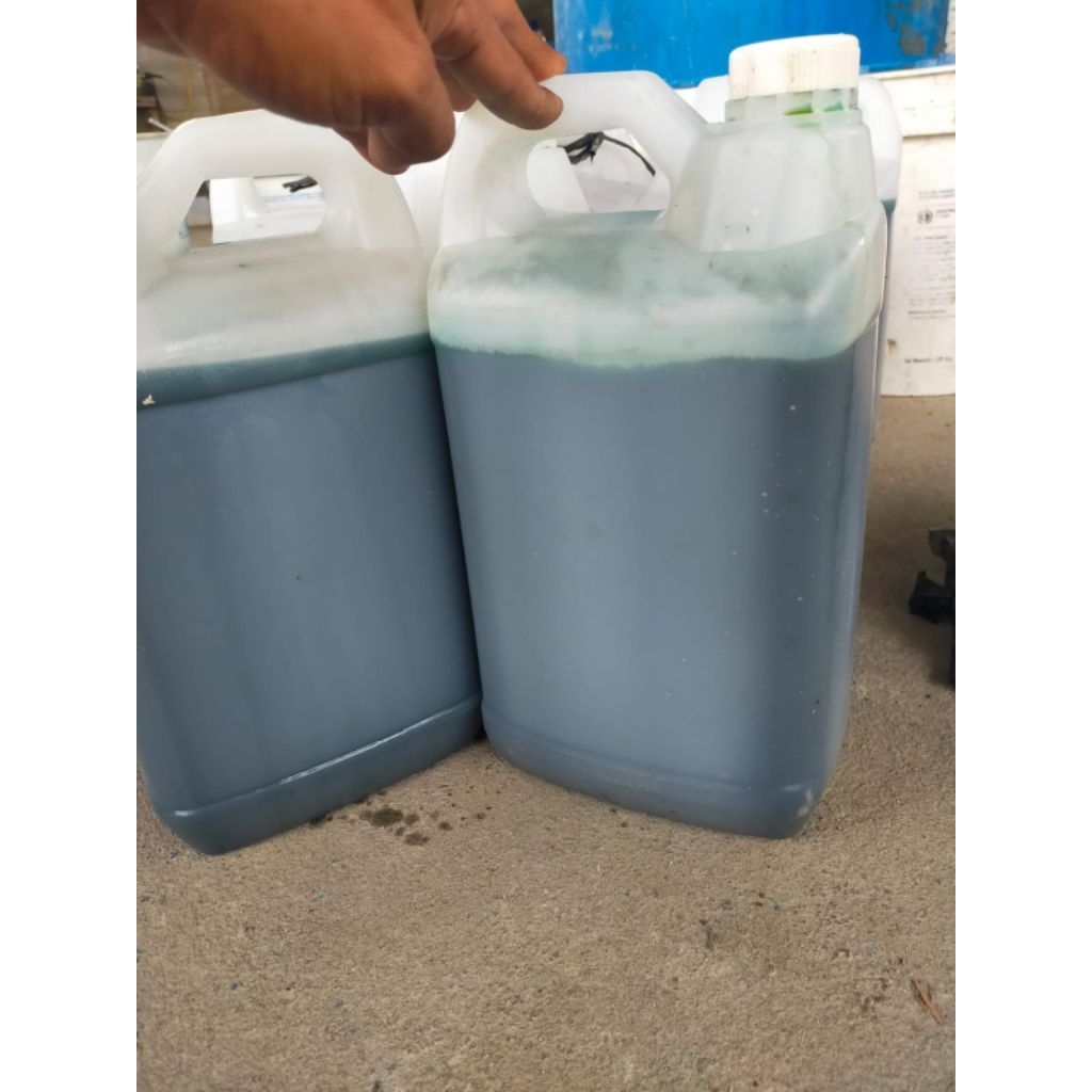 obat rumput kemasan 5LITER sangat ampuh basmi rumput liar.praktis siap pakai. tanpa perlu campuran l