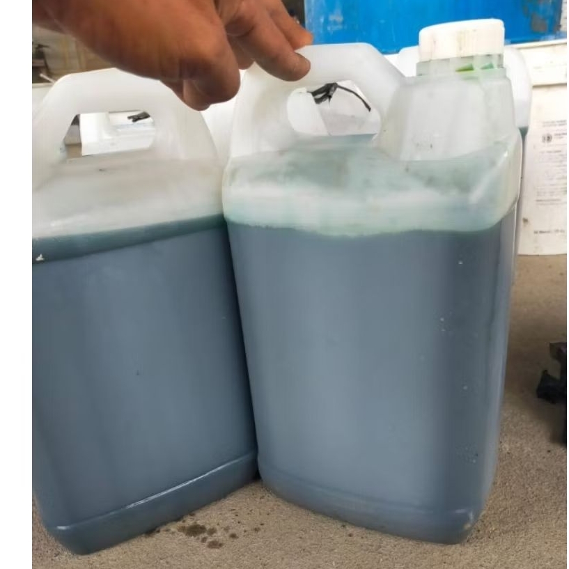 obat rumput kemasan 5LITER sangat ampuh basmi rumput liar.praktis siap pakai. tanpa perlu campuran l