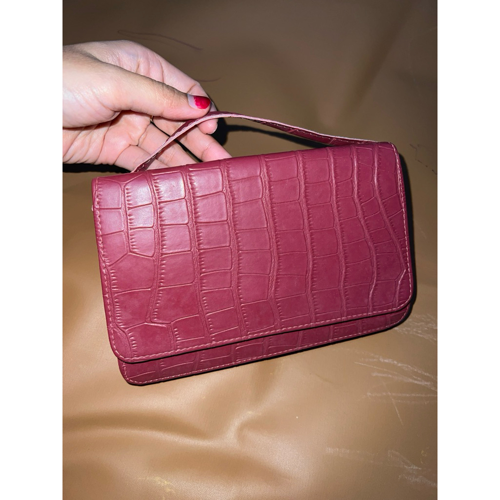 Tas wanita selempang tali panjang maroon