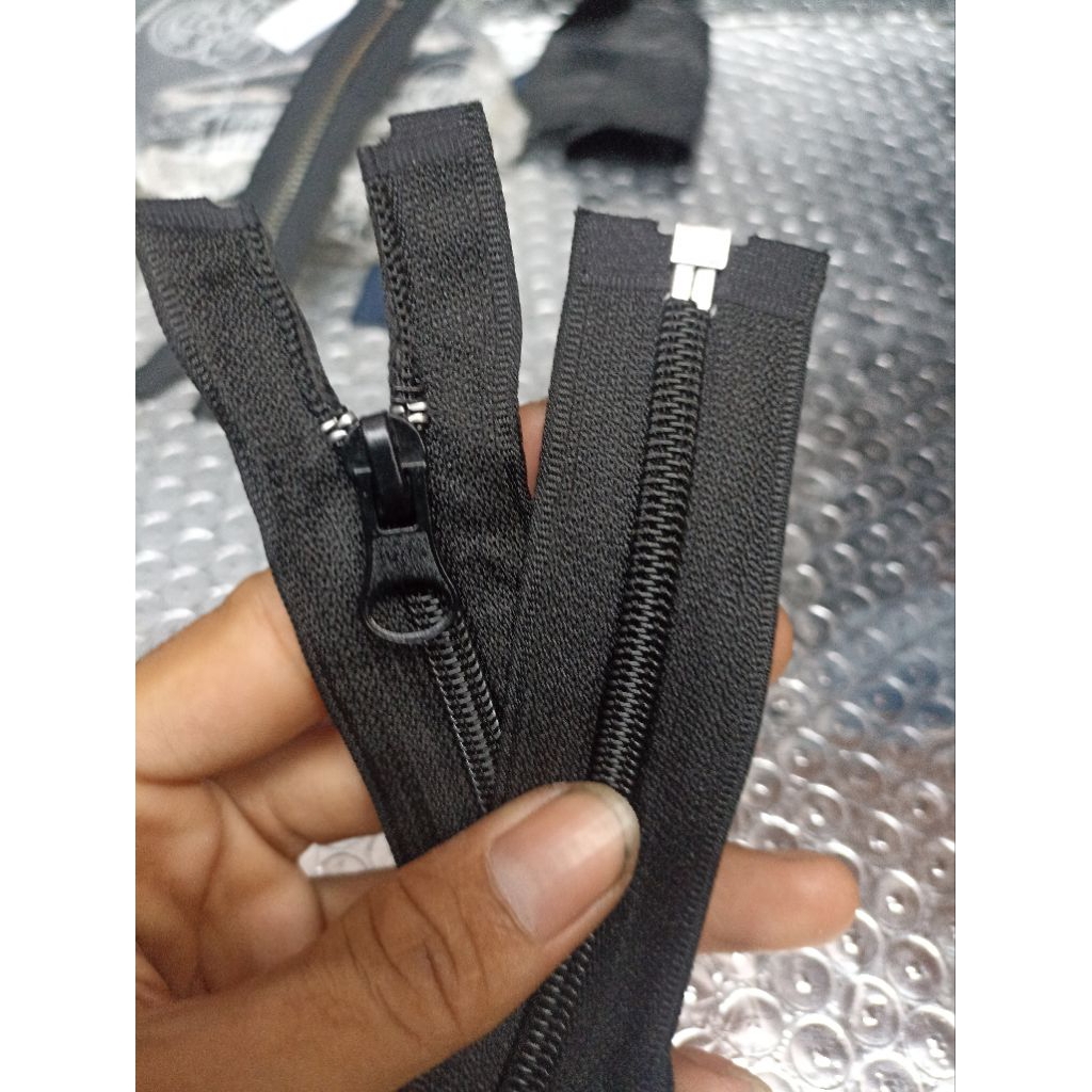 (12 pcs) Resleting jaket coil Autolock hitam putih