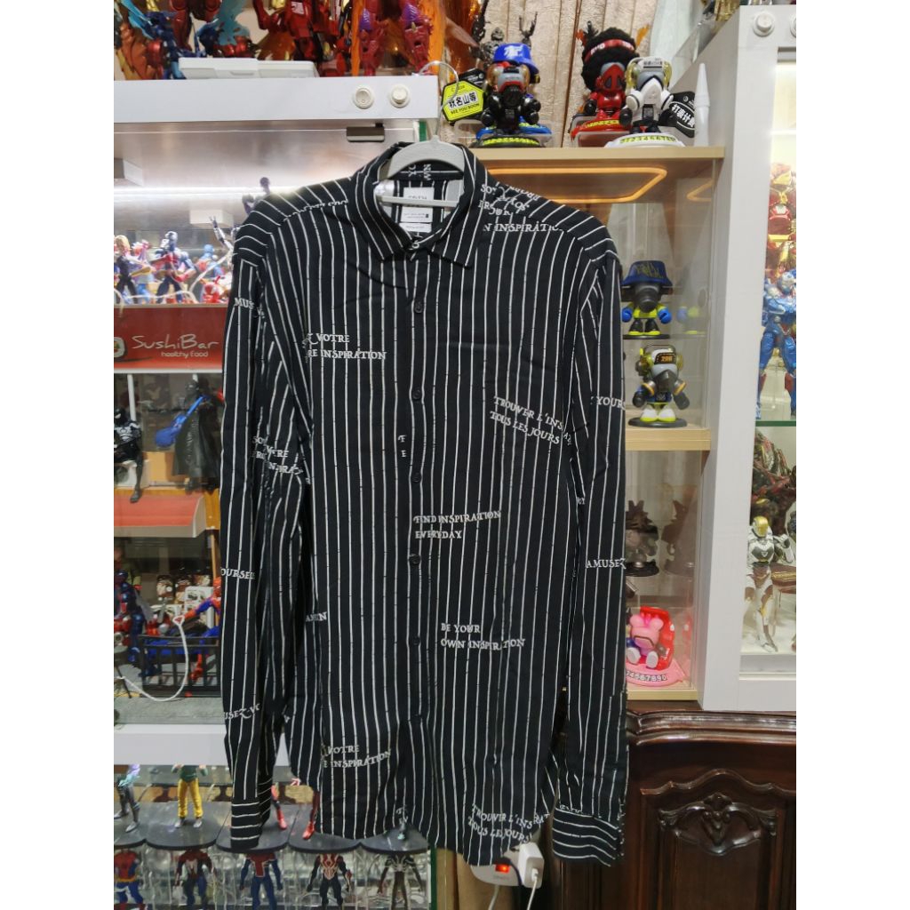 Kemeja Pria Lengan Panjang Motif Garis-garis