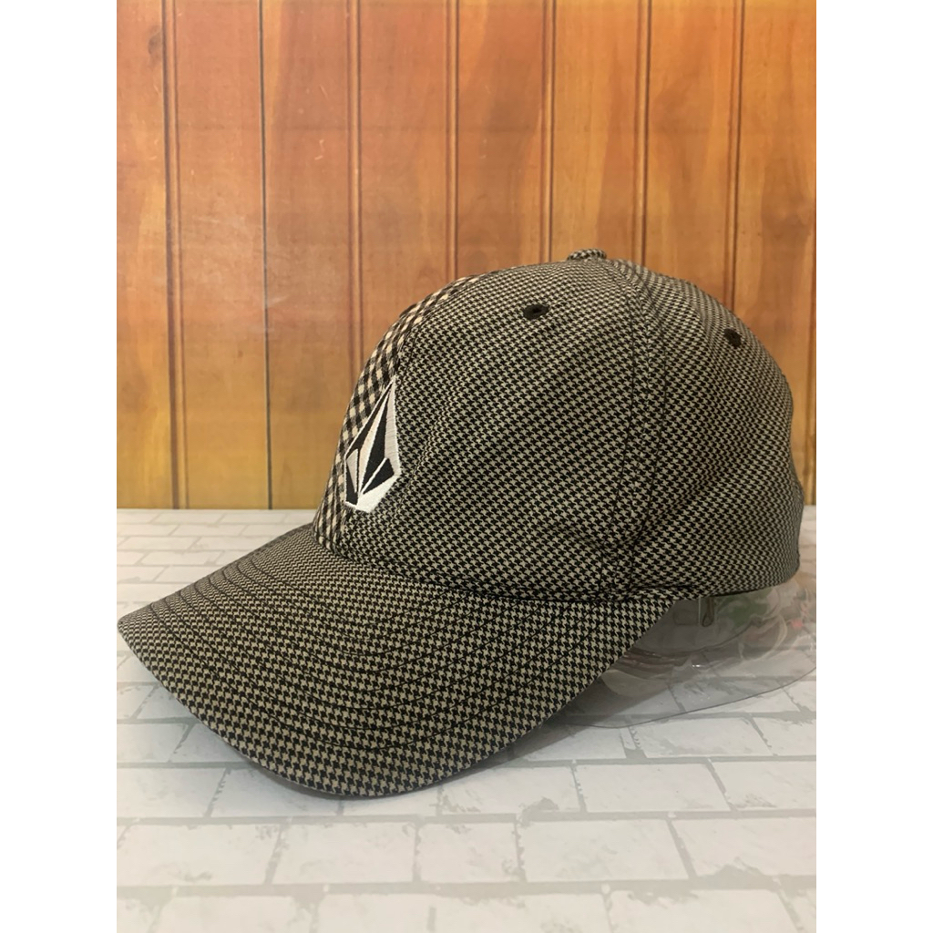 Topi Volcom Original x Flexfit Houndstooth Pattern Vintage Premium - Second