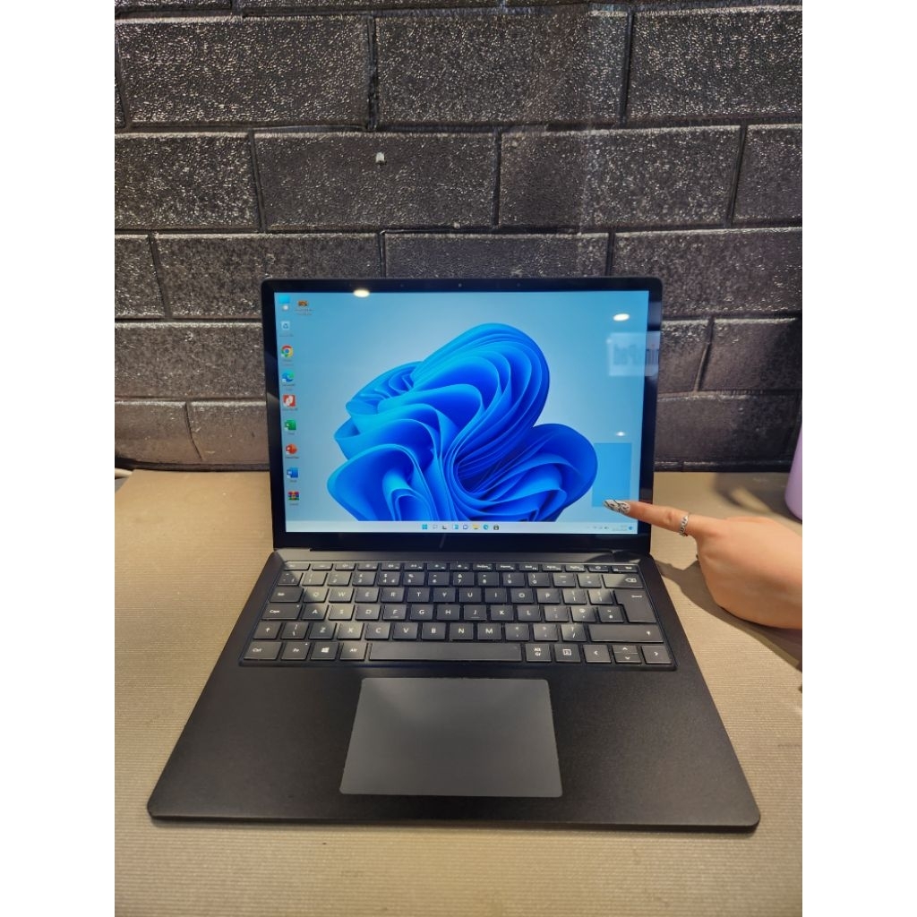 Microsoft Surface Laptop 4 Core i5 1145G7 (11th Gen) Ram 8GB Ssd 512GB Layar 13in Touchscreen Ips 2k