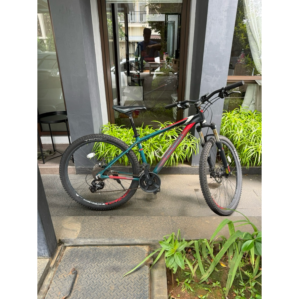 Sepeda Gunung MTB Polygon Cascade 4 Second