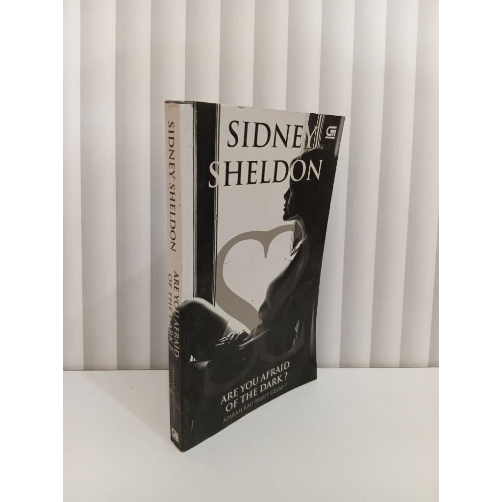 Buku - ARE YOU AFRAID OF THE DARK - Sidney Sheldon