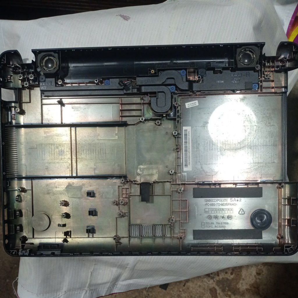 Kesing Bawah Asus X441 X441S X441N X441M X441B X441U Bekas Original