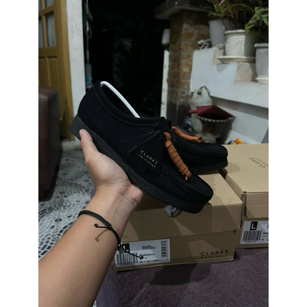 Clarks Wallabee Black Suede New