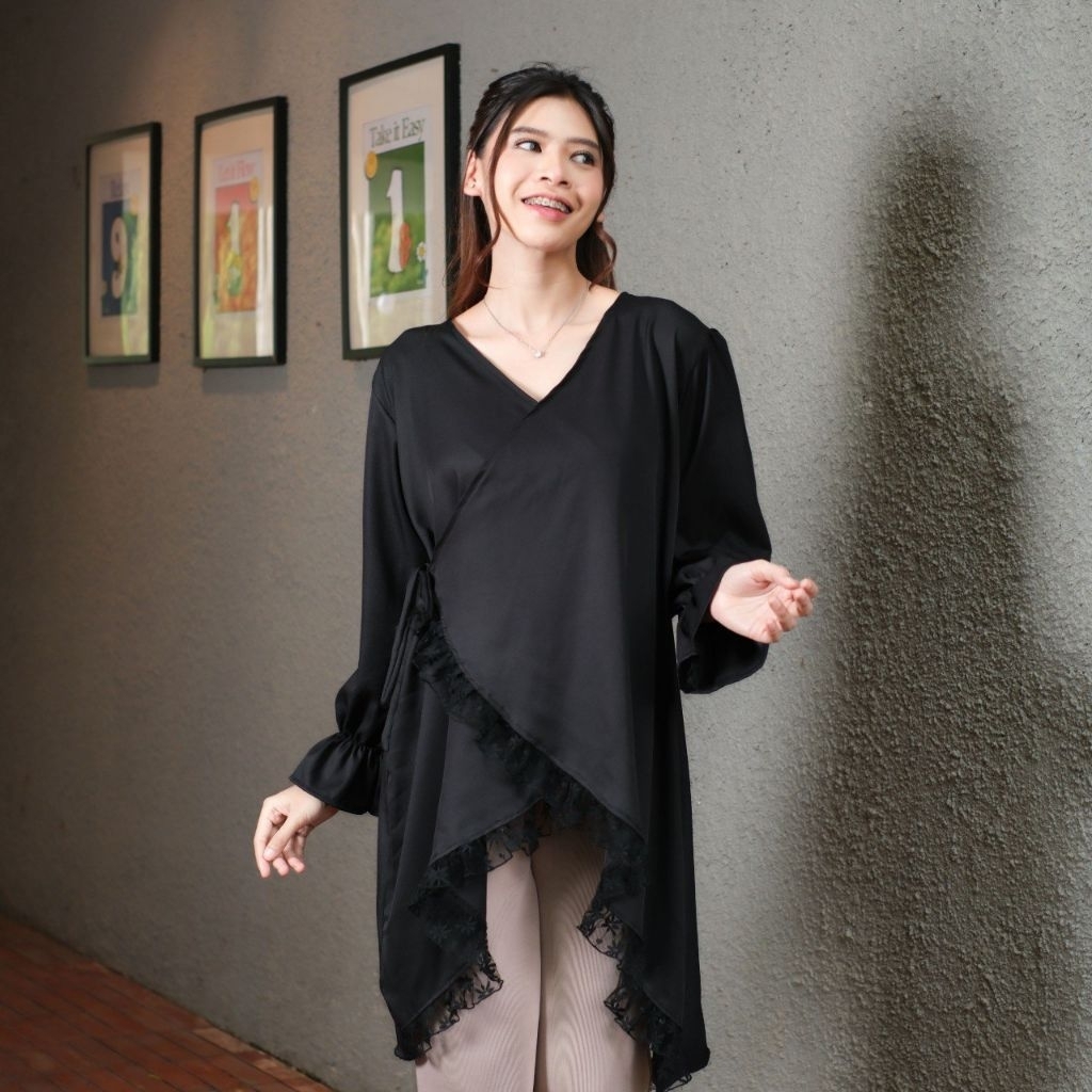 Yunhee Tunik - Tunik Wanita Korean Style Asimetris Renda Hijab Friendly All Size | Blouse Tunik