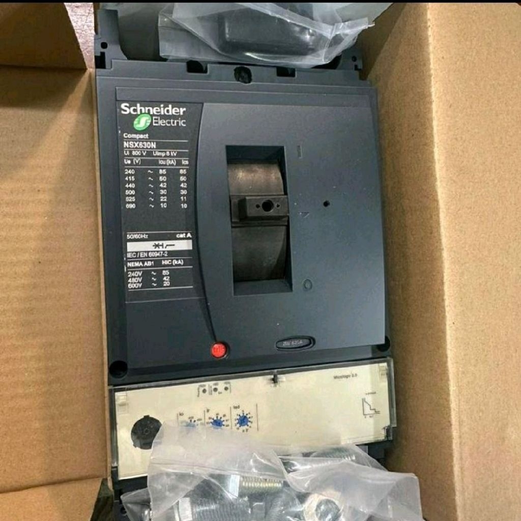 MCCB SCHNEIDER  NSX630 3P 630A NSX630N LV432893
