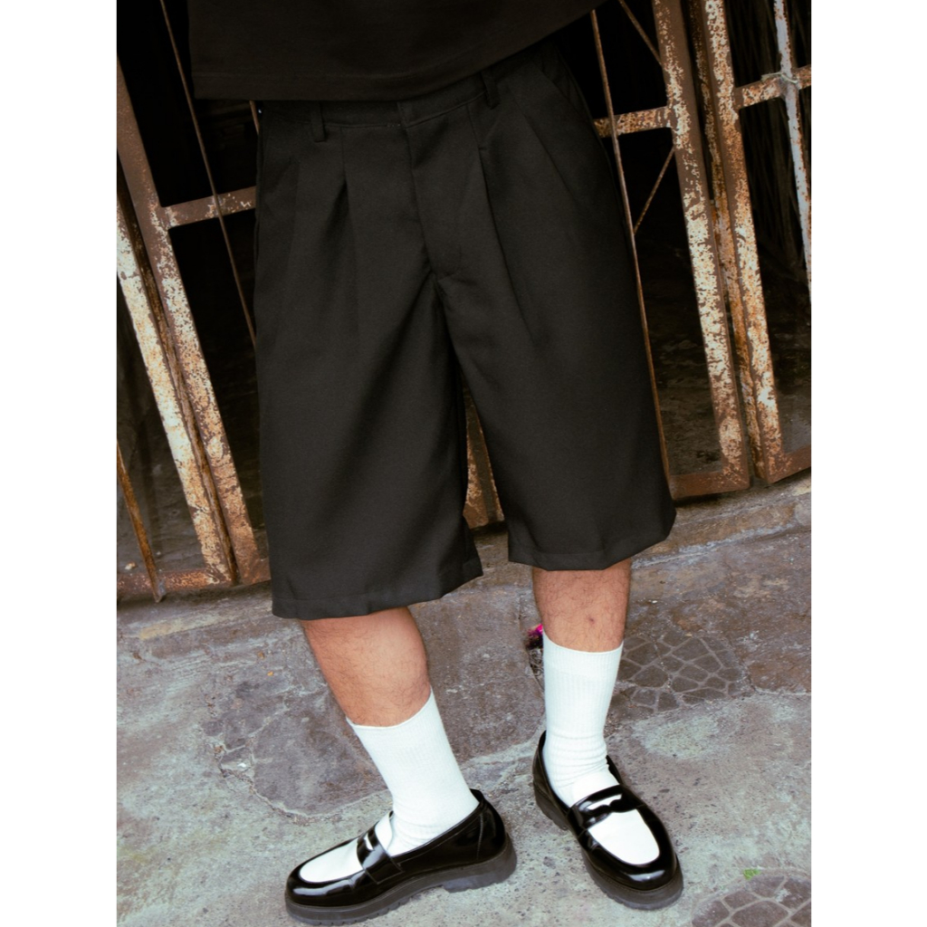 VANAHEIM -  Pleated Short Pants