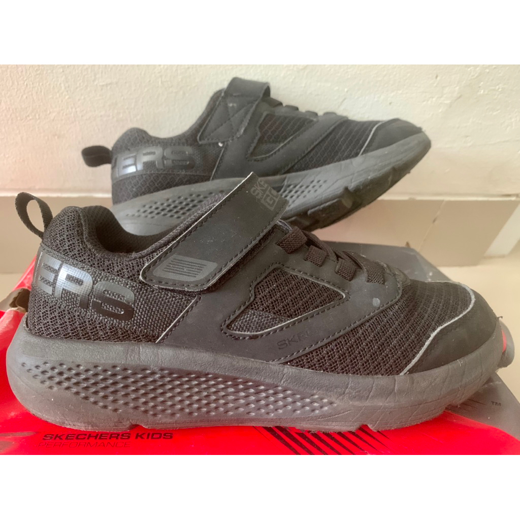 Skechers Preloved Sepatu Anak Size 35