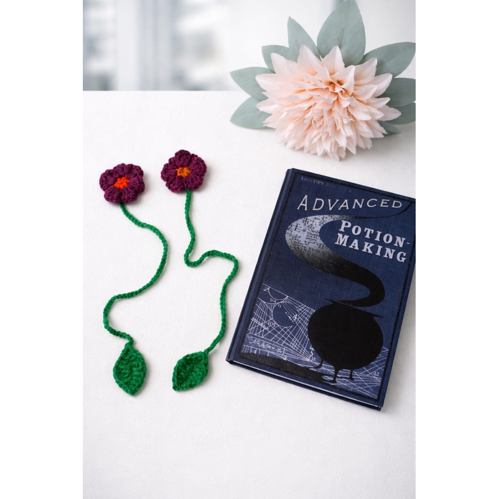 Crochet Bookmark /pembatas buku